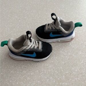 Nike Toddler Black and Blue Sneakers